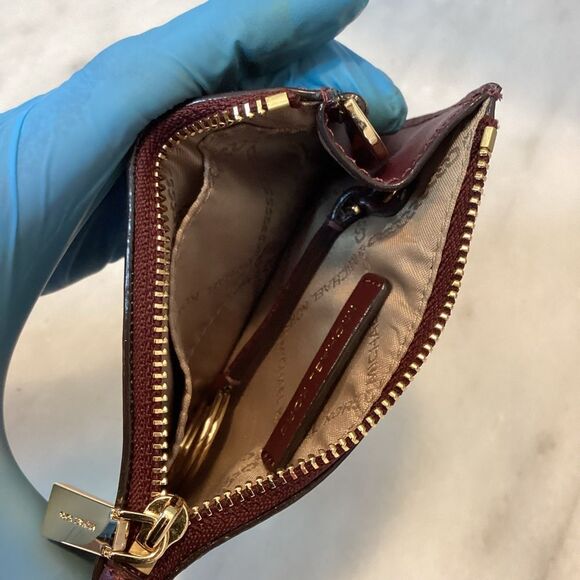 Michael Kors Signature Logo Embossed Patent Key & Card Holder - Picture 11 of 14